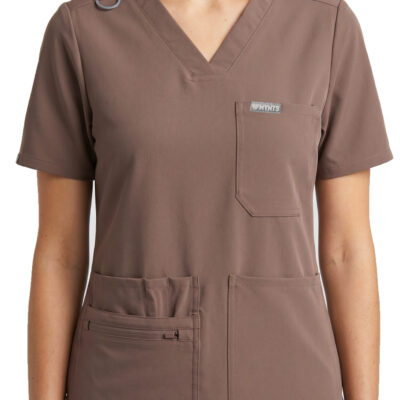 MYNTS MYNTS V-Neck Pocket Genius – Scrub Top Women WMT001 Sahara Mokka